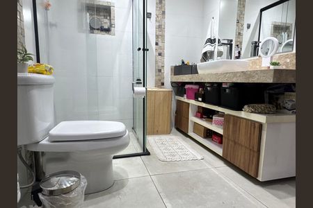 Casa à venda com 280m², 3 quartos e 3 vagas Casa à venda com 280m², 3 quartos e 3 vagasBnaheiro suite