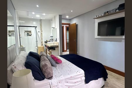 Casa à venda com 280m², 3 quartos e 3 vagas Casa à venda com 280m², 3 quartos e 3 vagasSuite