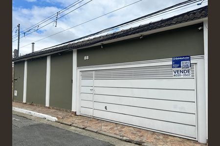 Casa à venda com 280m², 3 quartos e 3 vagas Casa à venda com 280m², 3 quartos e 3 vagasPortao