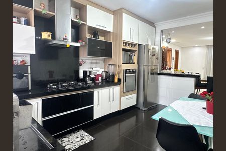 Casa à venda com 280m², 3 quartos e 3 vagas Casa à venda com 280m², 3 quartos e 3 vagasCozinha