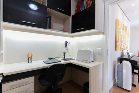 Apartamento à venda com 142m², 4 quartos e 2 vagasEscritório