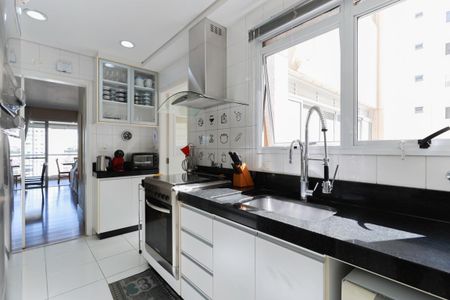 Apartamento à venda com 142m², 4 quartos e 2 vagasCozinha