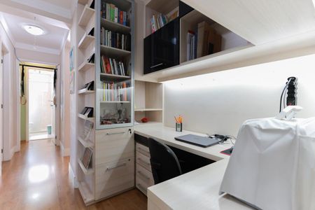 Apartamento à venda com 142m², 4 quartos e 2 vagasEscritório