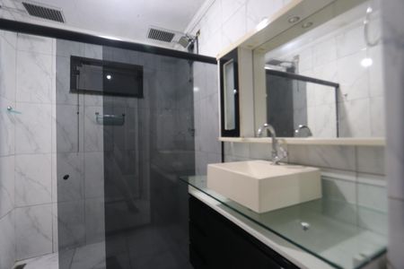 Banheiro Social de casa para alugar com 2 quartos, 140m² em Jardim Elba, São Paulo