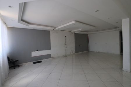 Casa para alugar com 140m², 2 quartos e 2 vagasSala
