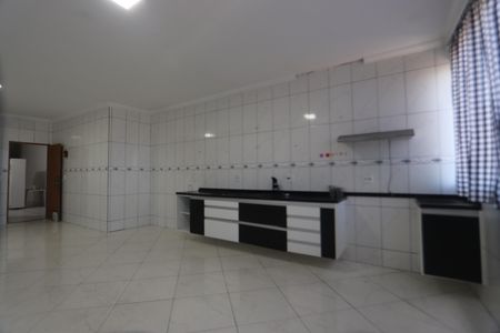 Casa para alugar com 140m², 2 quartos e 2 vagasCozinha