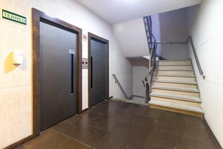 Apartamento para alugar com 32m², 1 quarto e sem vagaElevadores