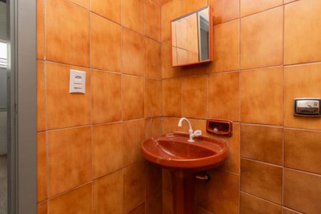 Banheiro de apartamento para alugar com 1 quarto, 32m² em Centro Histórico, Porto Alegre