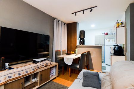 Sala  de apartamento à venda com 2 quartos, 43m² em Jardim Rosa de Franca, Guarulhos