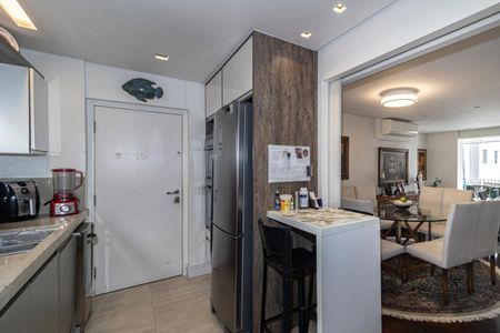 Apartamento à venda com 116m², 2 quartos e 2 vagas Apartamento à venda com 116m², 2 quartos e 2 vagasCozinha