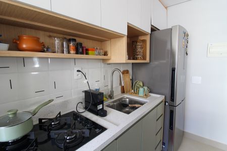 Cozinha de apartamento para alugar com 2 quartos, 49m² em Butantã, São Paulo