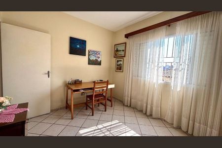 Casa à venda com 3 quartos, 191m² em Quitaúna, Osasco