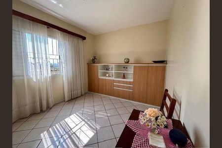 Casa à venda com 3 quartos, 191m² em Quitaúna, Osasco