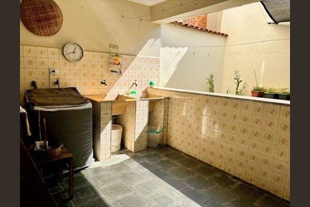 Casa à venda com 3 quartos, 191m² em Quitaúna, Osasco