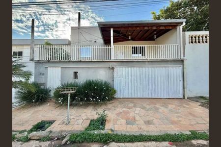 Casa à venda com 144m², 4 quartos e 2 vagas Casa à venda com 144m², 4 quartos e 2 vagasFoto 01