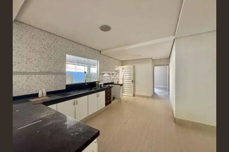Casa à venda com 144m², 4 quartos e 2 vagas Casa à venda com 144m², 4 quartos e 2 vagasFoto 07