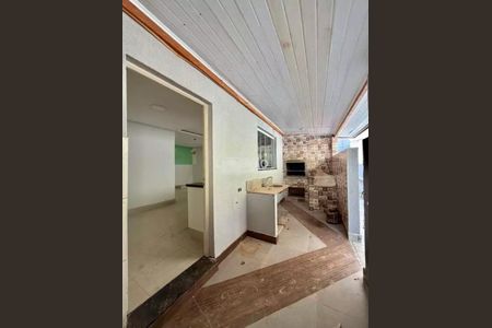 Casa à venda com 144m², 4 quartos e 2 vagas Casa à venda com 144m², 4 quartos e 2 vagasFoto 10