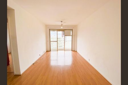 Apartamento à venda com 70m², 2 quartos e 1 vaga
