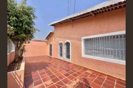 Casa à venda com 129m², 3 quartos e 2 vagas Casa à venda com 129m², 3 quartos e 2 vagasFoto 03