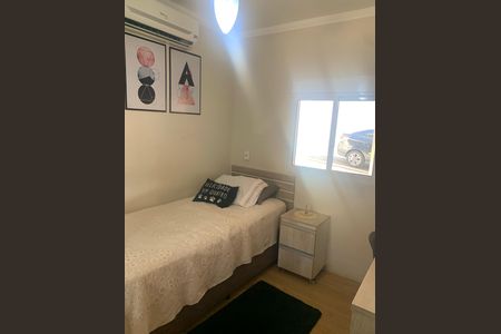 Casa à venda com 106m², 3 quartos e 3 vagas