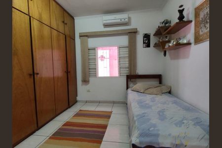 Casa à venda com 2 quartos, 155m² em Vila Liviero, São Paulo