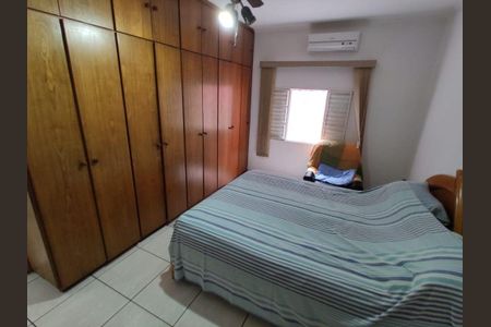 Casa à venda com 2 quartos, 155m² em Vila Liviero, São Paulo