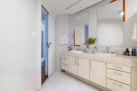 Apartamento à venda com 230m², 3 quartos e 1 vaga