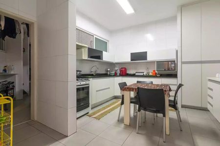 Apartamento à venda com 230m², 3 quartos e 1 vaga