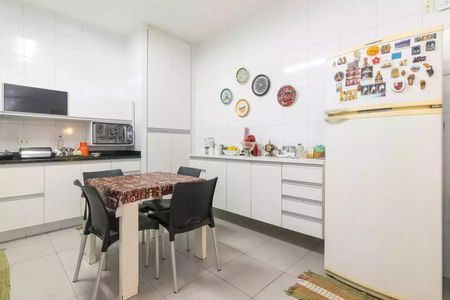 Apartamento à venda com 230m², 3 quartos e 1 vaga