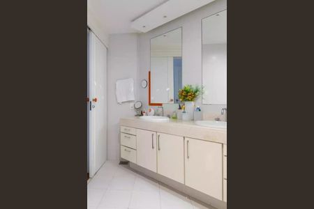 Apartamento à venda com 230m², 3 quartos e 1 vaga