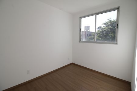 Quarto 2 de apartamento para alugar com 2 quartos, 48m² em Pechincha, Rio de Janeiro