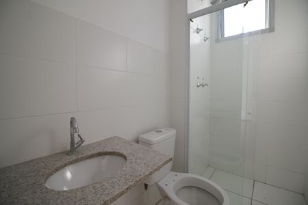 Banheiro social de apartamento para alugar com 2 quartos, 48m² em Pechincha, Rio de Janeiro