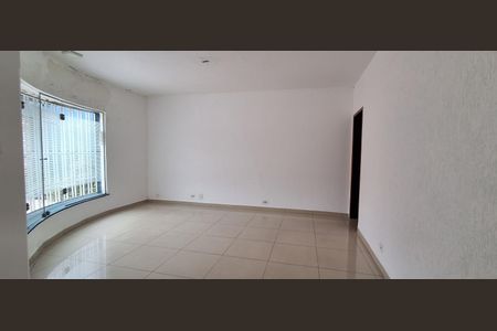 Casa para alugar com 230m², 4 quartos e 3 vagas Casa para alugar com 230m², 4 quartos e 3 vagasSala