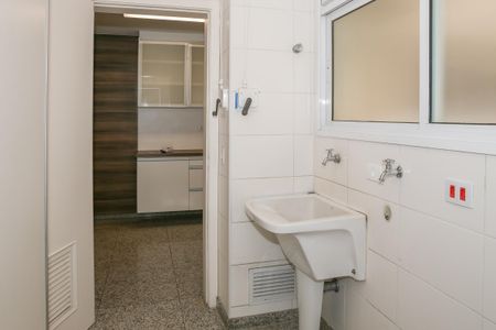 Apartamento para alugar com 172m², 3 quartos e 4 vagas Apartamento para alugar com 172m², 3 quartos e 4 vagasÁrea de Serviço