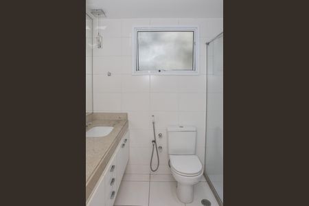 Apartamento para alugar com 172m², 3 quartos e 4 vagas Apartamento para alugar com 172m², 3 quartos e 4 vagasBanheiro da Suíte 1