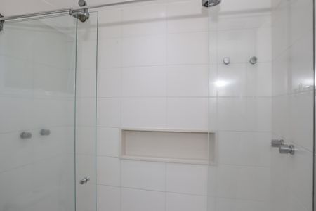 Apartamento para alugar com 172m², 3 quartos e 4 vagas Apartamento para alugar com 172m², 3 quartos e 4 vagasBanheiro da Suíte 1