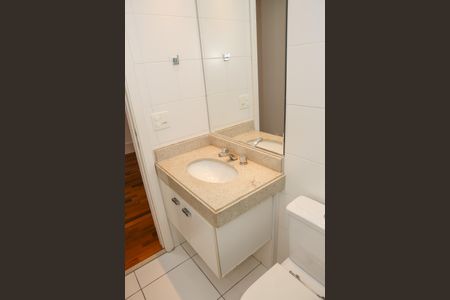 Apartamento para alugar com 172m², 3 quartos e 4 vagas Apartamento para alugar com 172m², 3 quartos e 4 vagasBanheiro da Suíte 2