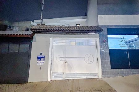 Casa para alugar com 160m², 3 quartos e 4 vagasFachada com Plaquinha