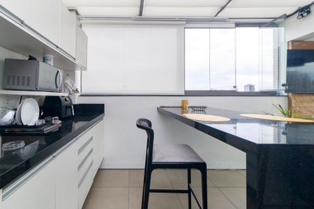 Cozinha de apartamento à venda com 1 quarto, 50m² em Vila Cordeiro, São Paulo