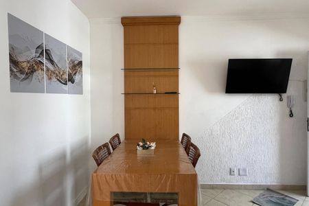 Apartamento para alugar com 66m², 2 quartos e 1 vagaSala