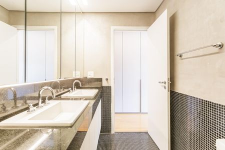 Apartamento para alugar com 166m², 2 quartos e 3 vagasBanheiro da Suíte