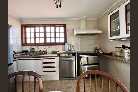 Casa à venda com 390m², 4 quartos e 5 vagasCozinha