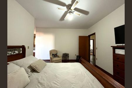 Casa à venda com 390m², 4 quartos e 5 vagasSuíte 3