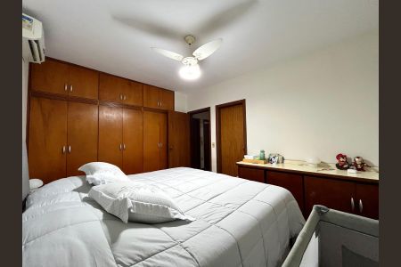 Casa à venda com 390m², 4 quartos e 5 vagasSuíte 2