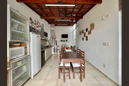 Casa à venda com 390m², 4 quartos e 5 vagasChurrasqueira