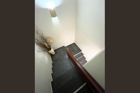 Escada de casa à venda com 4 quartos, 390m² em Parque São Quirino, Campinas