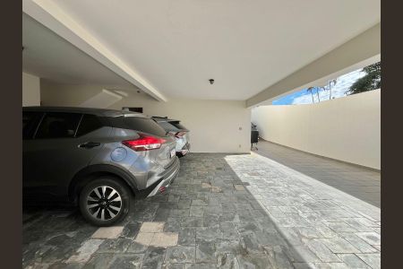 Casa à venda com 390m², 4 quartos e 5 vagasGaragem