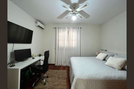 Casa à venda com 390m², 4 quartos e 5 vagasSuíte 1