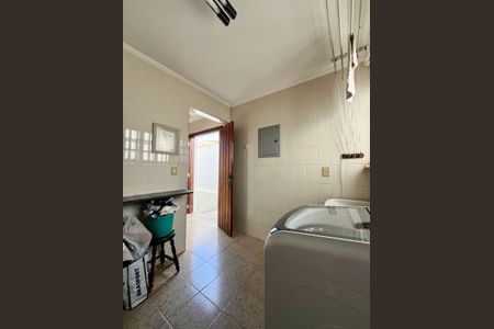 Casa à venda com 390m², 4 quartos e 5 vagasÁrea de Serviço