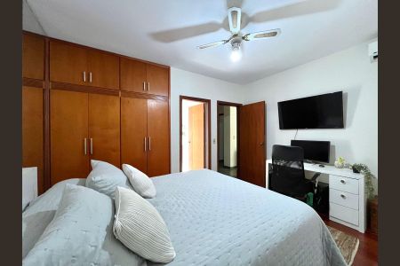 Casa à venda com 390m², 4 quartos e 5 vagasSuíte 1